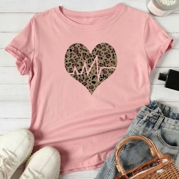 NEW! Girly Blush Pink Heart & Leopard Print Short Sleeve T-Shirt - Picture 1 of 7
